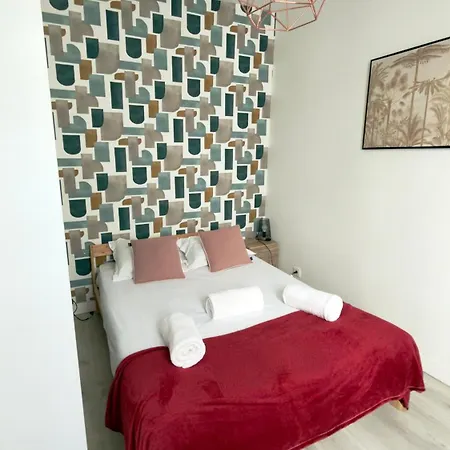 Vibrant Pigalle Red Light District I Moulin Rouge I Cafés&nightlife Appartamento